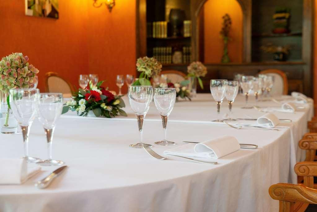 Brit Hotel Florimont Saint-Ferréol Restaurant foto